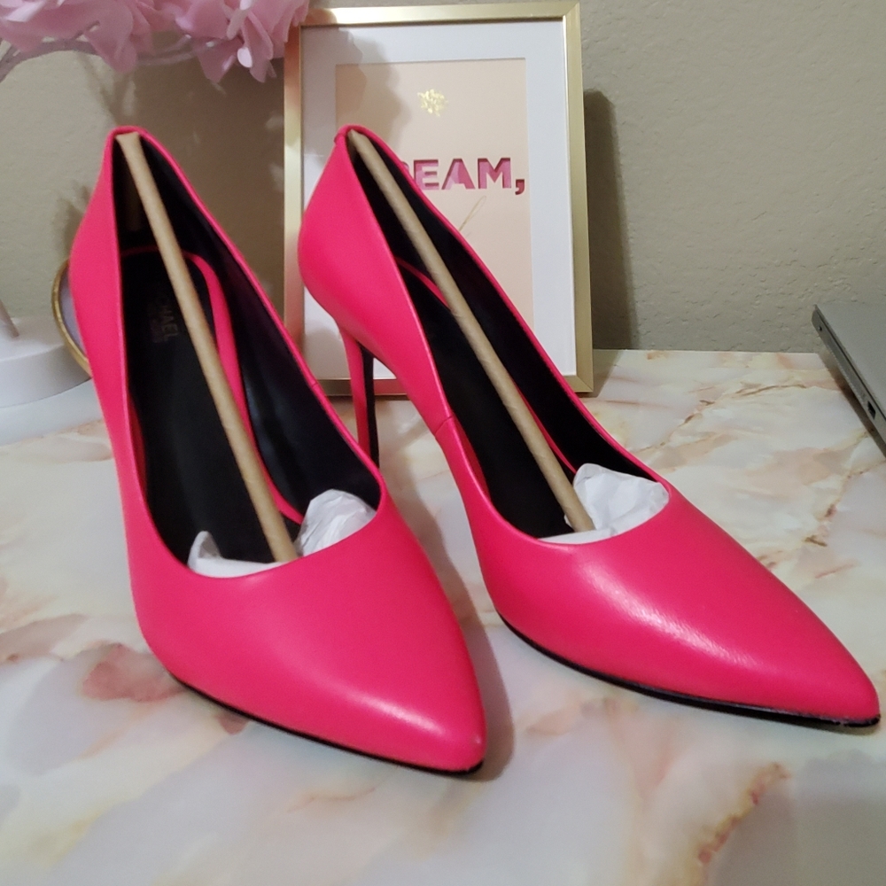 Michael Kors Claire pump